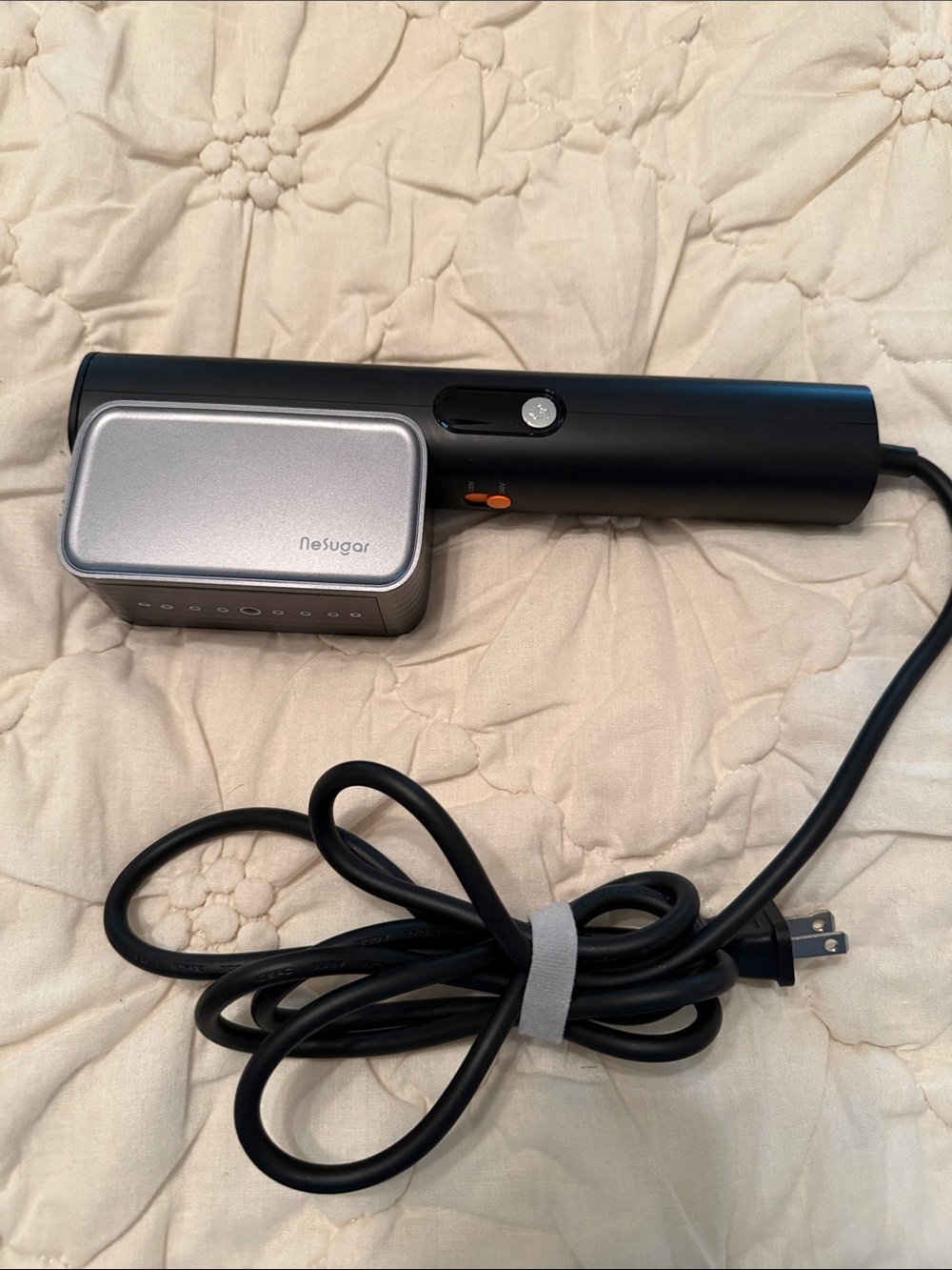 Nesugar Dual voltage hand held steamer